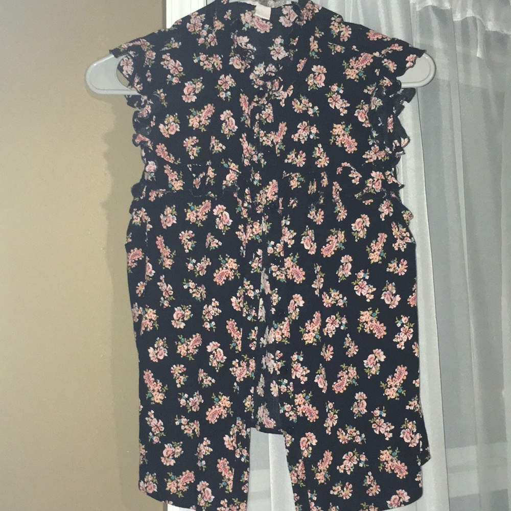 Forever 21 Floral button up ruffles blouse